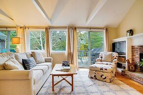 Furnished Deck: Retreat on Mashpee River!