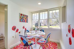 Colorful & Retro Perkinston Cottage w/ Yard!