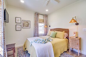 Colorful & Retro Perkinston Cottage w/ Yard!