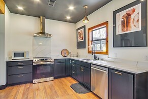 'all About the Buzz' Cottage w/ Patio & Yard!