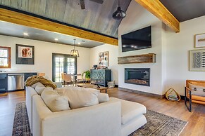 'all About the Buzz' Cottage w/ Patio & Yard!