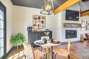 'all About the Buzz' Cottage w/ Patio & Yard!