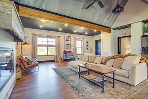 'all About the Buzz' Cottage w/ Patio & Yard!