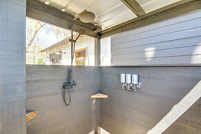 'all About the Buzz' Cottage w/ Patio & Yard!