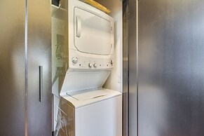 'all About the Buzz' Cottage w/ Patio & Yard!