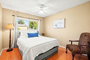 Cozy Getaway Bright Clean Fully Equipped