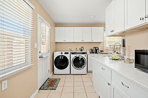 Cozy Getaway Bright Clean Fully Equipped