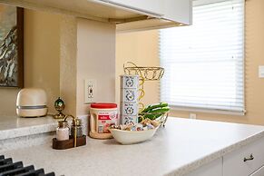 Cozy Getaway Bright Clean Fully Equipped