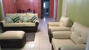 Kingston Oasis - Private House With Mountain Views