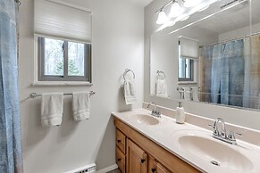 Pocono Lake Getaway - Serene 3br Home 3 Bedroom Home