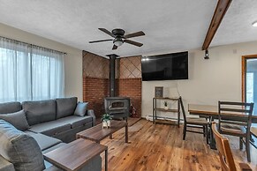 Pocono Lake Getaway - Serene 3br Home 3 Bedroom Home