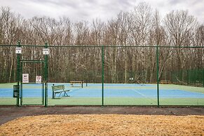 Pocono Lake Getaway - Serene 3br Home 3 Bedroom Home