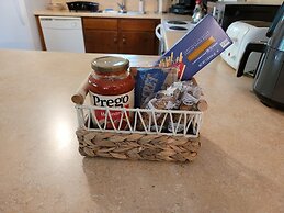 Pocono Lake Getaway - Serene 3br Home 3 Bedroom Home