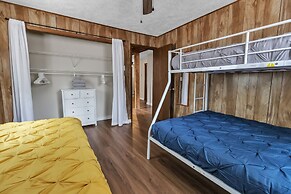 Pocono Lake Getaway - Serene 3br Home 3 Bedroom Home