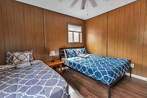 Pocono Lake Getaway - Serene 3br Home 3 Bedroom Home