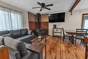 Pocono Lake Getaway - Serene 3br Home 3 Bedroom Home