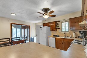 Pocono Lake Getaway - Serene 3br Home 3 Bedroom Home