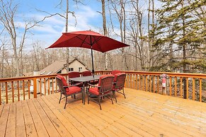 Pocono Lake Getaway - Serene 3br Home 3 Bedroom Home
