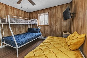 Pocono Lake Getaway - Serene 3br Home 3 Bedroom Home