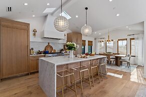 Ocean Whispers 4 Bedroom Home