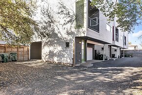 Modern Comfort In The Heart Of Museum District 3 Bedroom Townhouse