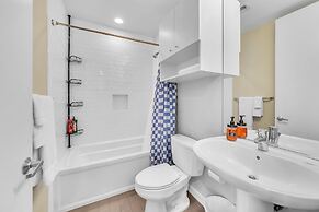 Modern Comfort In The Heart Of Museum District 3 Bedroom Townhouse