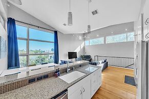 Modern Comfort In The Heart Of Museum District 3 Bedroom Townhouse