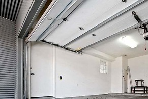 Modern Comfort In The Heart Of Museum District 3 Bedroom Townhouse