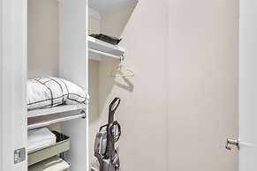 Modern Comfort In The Heart Of Museum District 3 Bedroom Townhouse