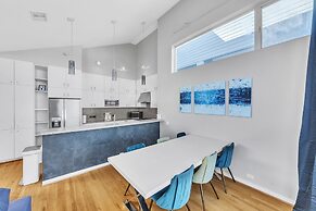 Modern Comfort In The Heart Of Museum District 3 Bedroom Townhouse