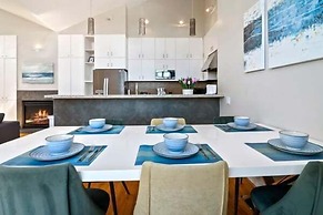 Modern Comfort In The Heart Of Museum District 3 Bedroom Townhouse