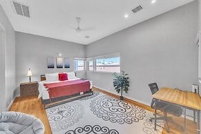 Modern Comfort In The Heart Of Museum District 3 Bedroom Townhouse