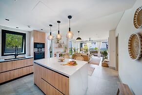 Allure 101 3 Bedroom Condo