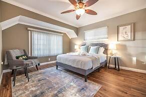 @ Marbella Lane - Charming 4BR Bungalo for Relaxing Retreat