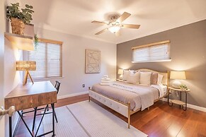 @ Marbella Lane - Charming 4BR Bungalo for Relaxing Retreat