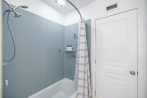 @ Marbella Lane - Charming 4BR Bungalo for Relaxing Retreat