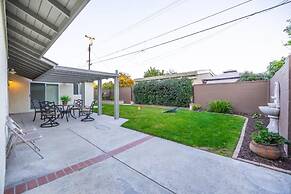 @ Marbella Lane - Charming 4BR Bungalo for Relaxing Retreat