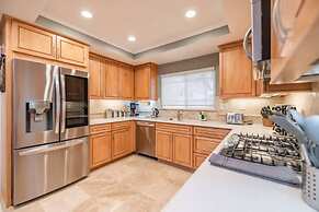 @ Marbella Lane - Charming 4BR Bungalo for Relaxing Retreat