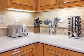 @ Marbella Lane - Charming 4BR Bungalo for Relaxing Retreat