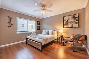 @ Marbella Lane - Charming 4BR Bungalo for Relaxing Retreat