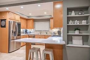 @ Marbella Lane - Charming 4BR Bungalo for Relaxing Retreat