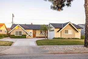 @ Marbella Lane - Charming 4BR Bungalo for Relaxing Retreat