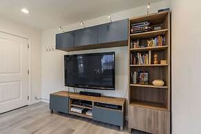 @ Marbella Lane - Convenient Home in Sunnyvale
