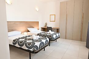 Mediterranea Sunny Maltese Townhouse