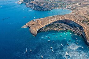 Mediterranea Sunny Maltese Townhouse