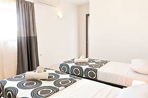 Mediterranea Sunny Maltese Townhouse