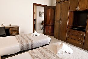 Mediterranea Sunny Maltese Townhouse