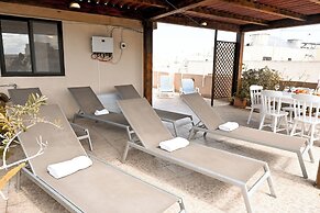 Mediterranea Sunny Maltese Townhouse