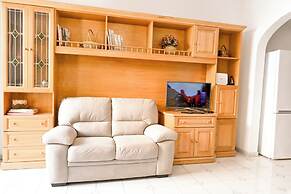 Mediterranea Sunny Maltese Townhouse