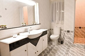 Mediterranea Sunny Maltese Townhouse